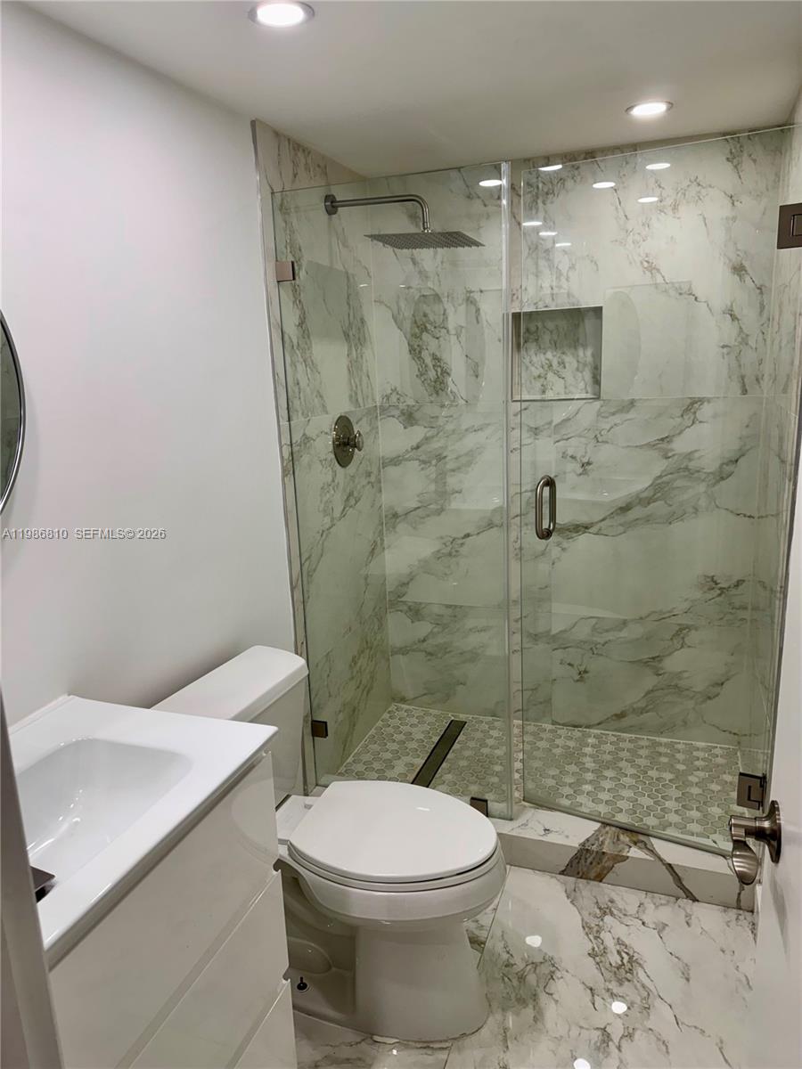 CHARTER CLUB CONDO - Residential Lease