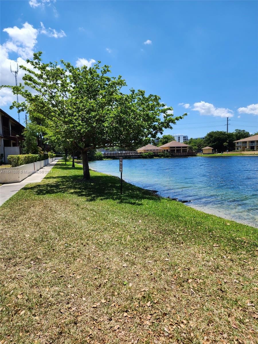 MISTY LAKE SOUTH CONDO PH - Residential
