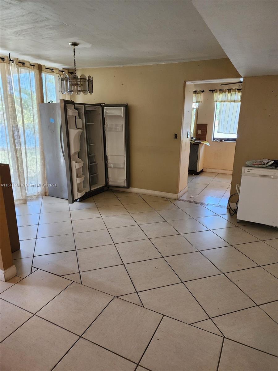MISTY LAKE SOUTH CONDO PH - Residential