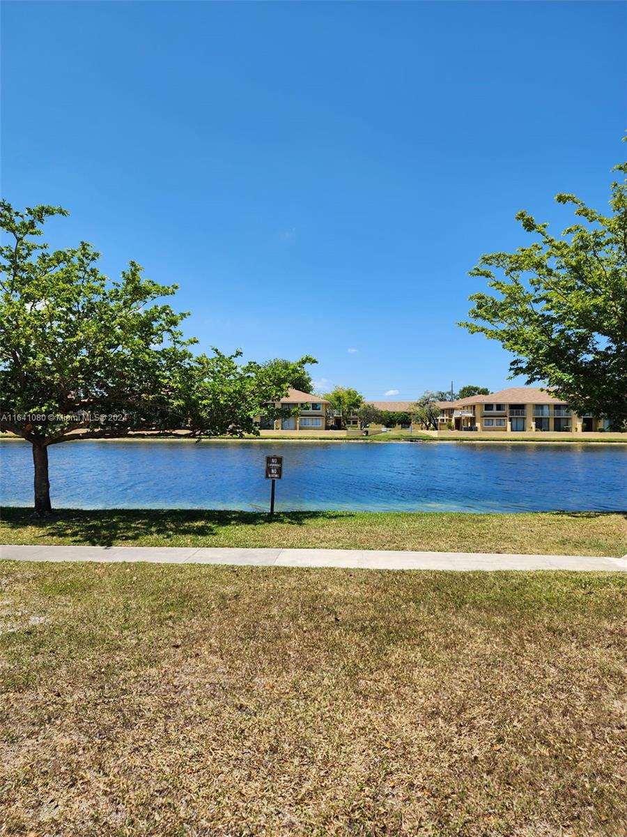 MISTY LAKE SOUTH CONDO PH - Residential