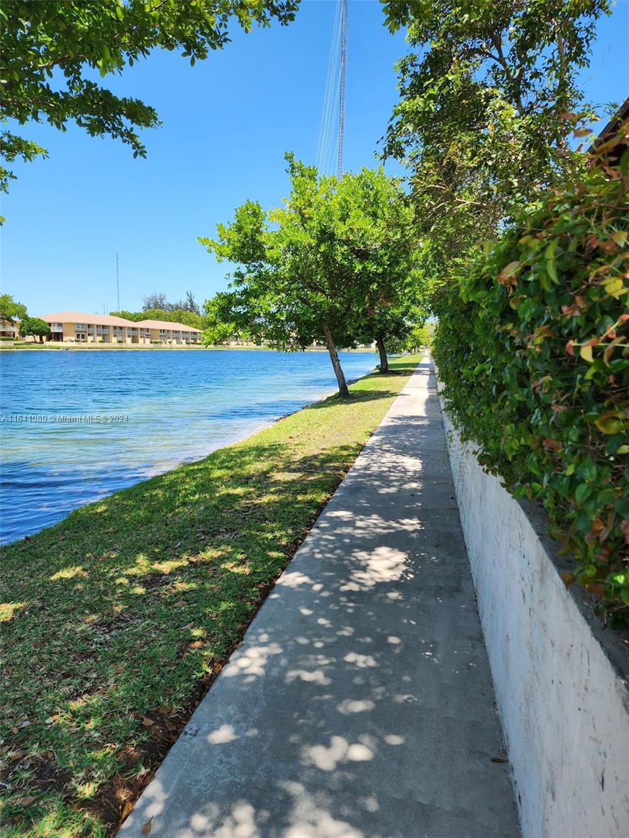 MISTY LAKE SOUTH CONDO PH - Residential