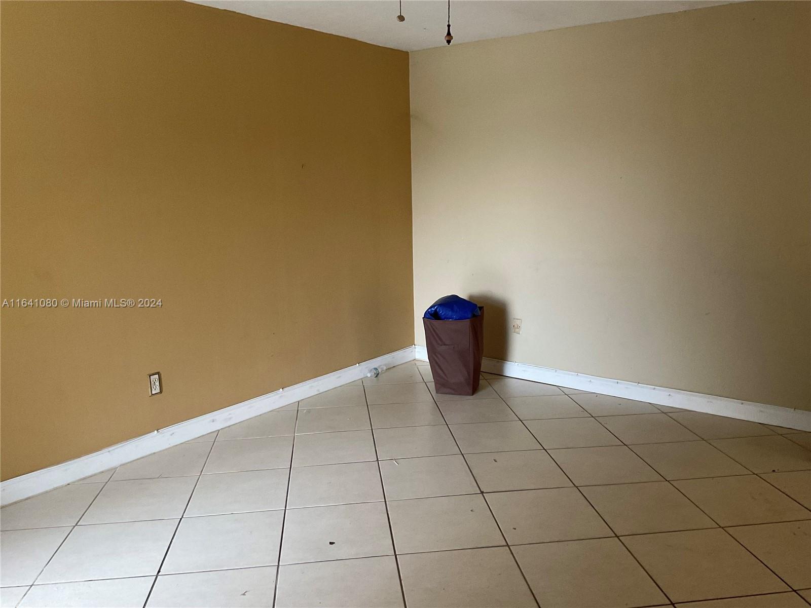 MISTY LAKE SOUTH CONDO PH - Residential