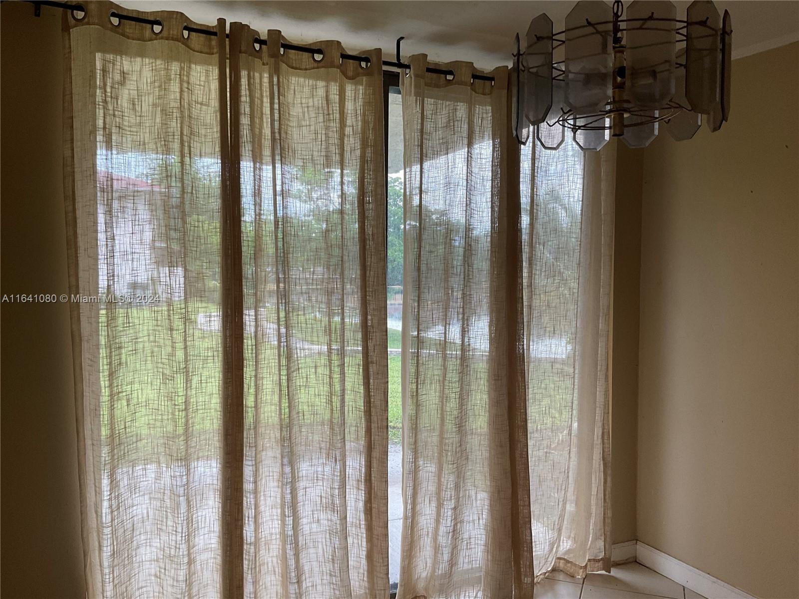 MISTY LAKE SOUTH CONDO PH - Residential