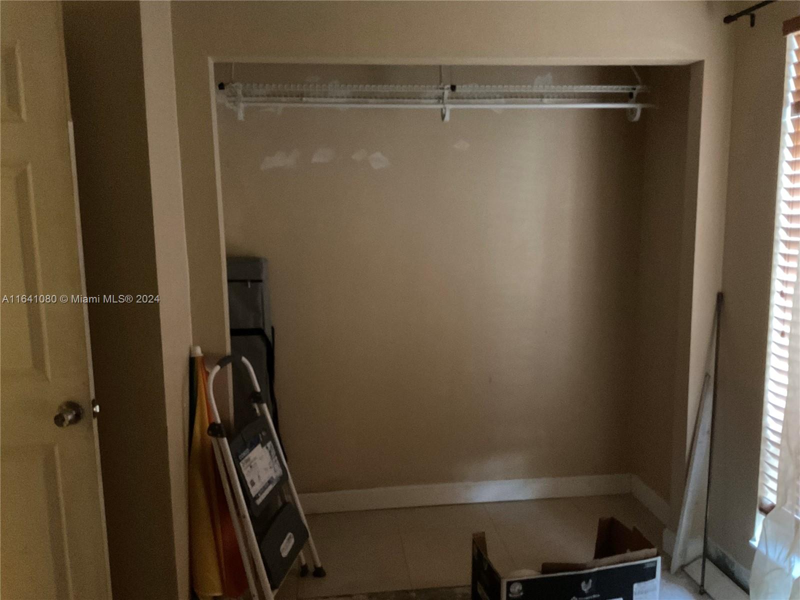 MISTY LAKE SOUTH CONDO PH - Residential