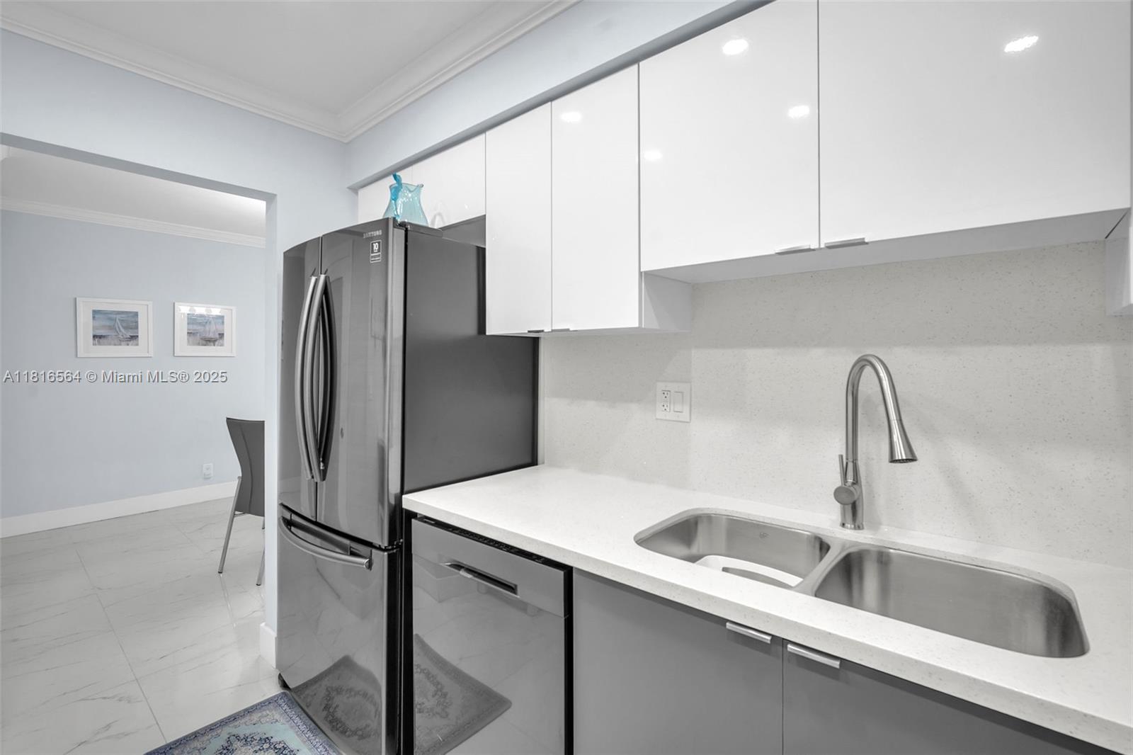 WAVE CONDO - Residential