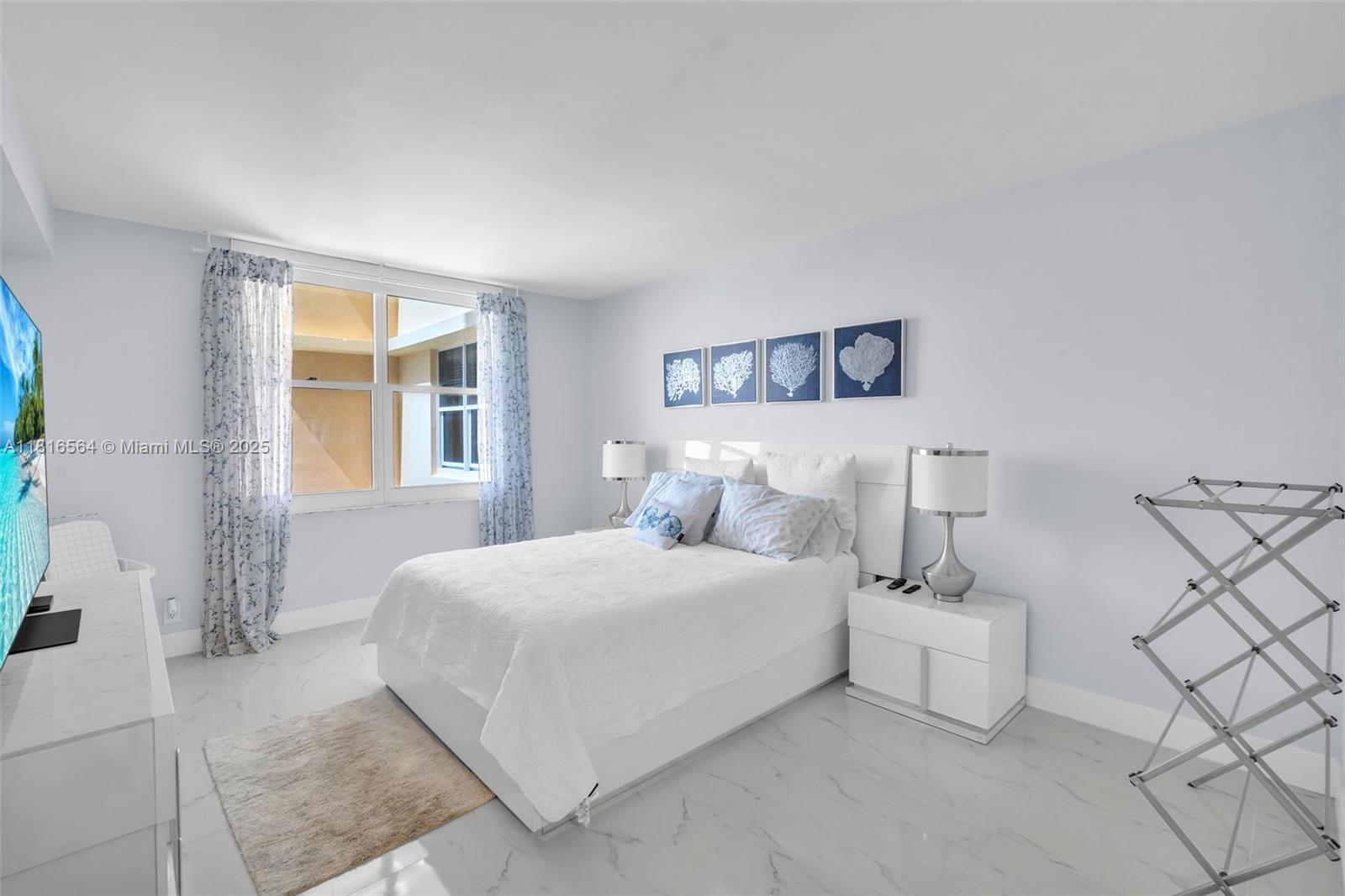 WAVE CONDO - Residential