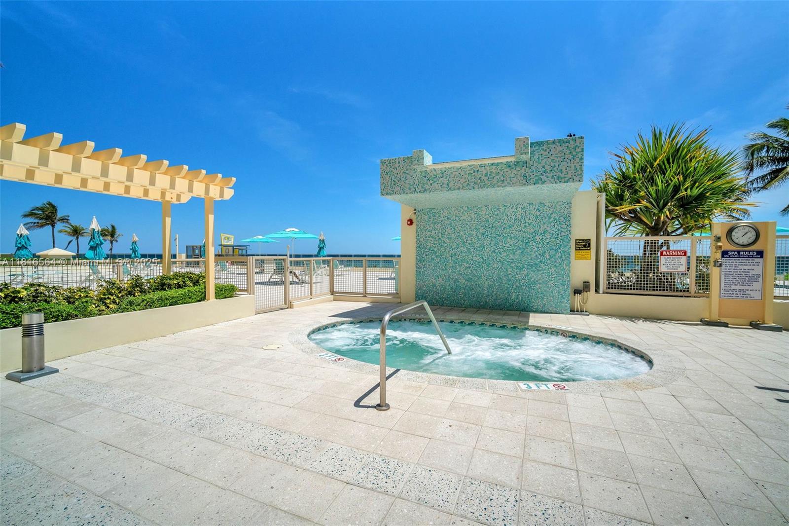 WAVE CONDO - Residential