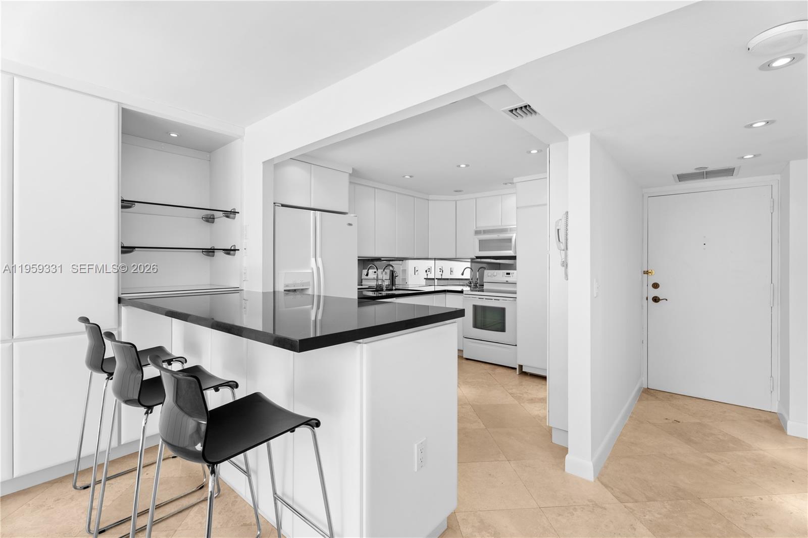 1901 Brickell Avenue B407