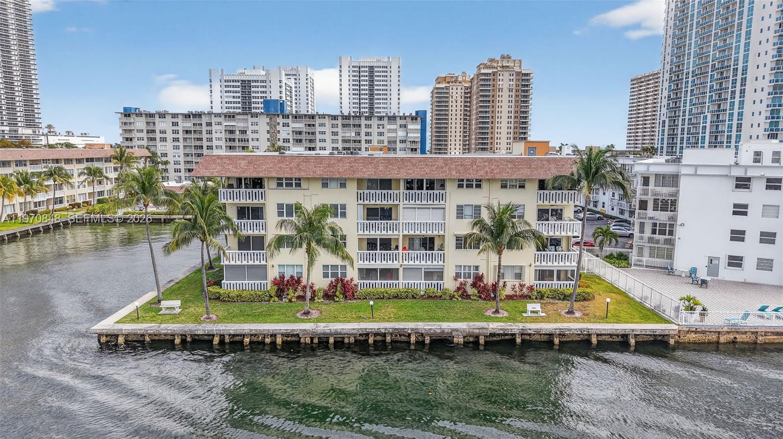 ISLANDS-JAMAICA CONDO - Residential