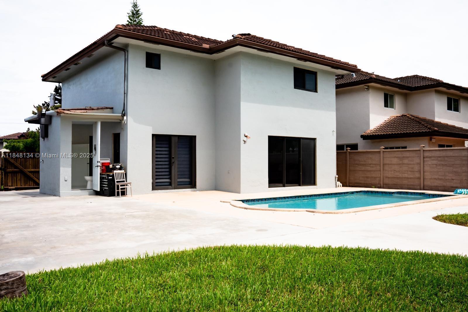 16710 SW 140th