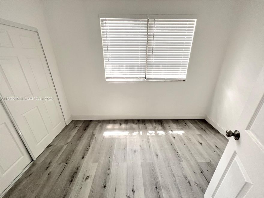 Nice house in a good location, 3 bedrooms, was rented to section 8, new roof. Actual area is 1,082 sf