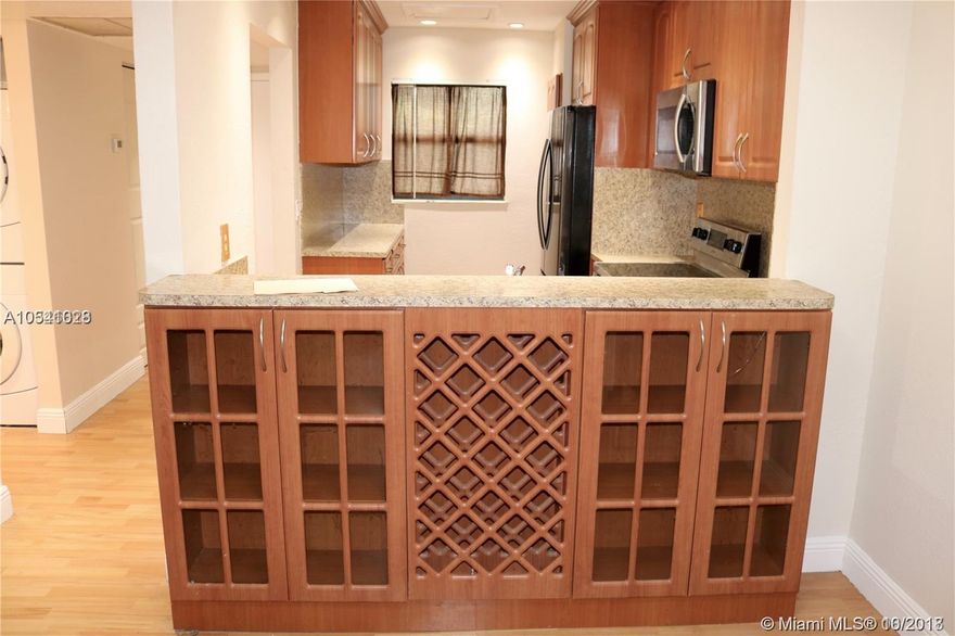 MINT UNIT! GATED community! Unique Monterey floor plan! WASHER/DRYER inside unit! New Appliances! The list goes one! EZ to show! FAST approval! Wont Last!!