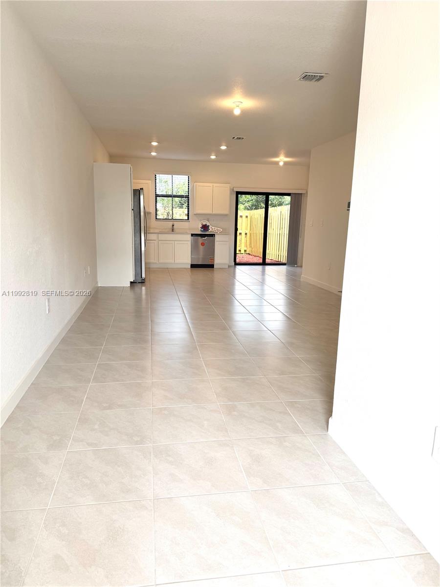 Palm Cay - Residential Lease