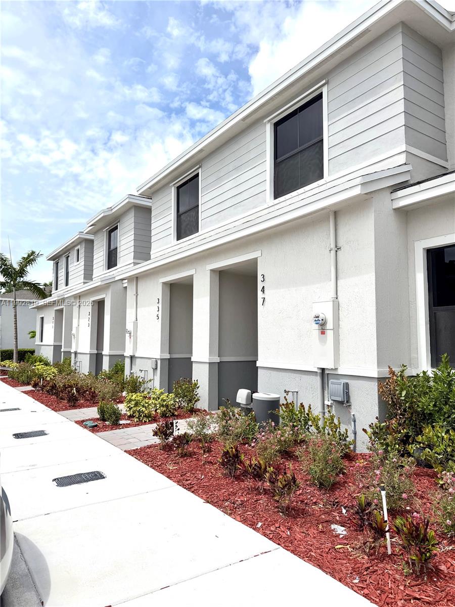 Palm Cay - Residential Lease