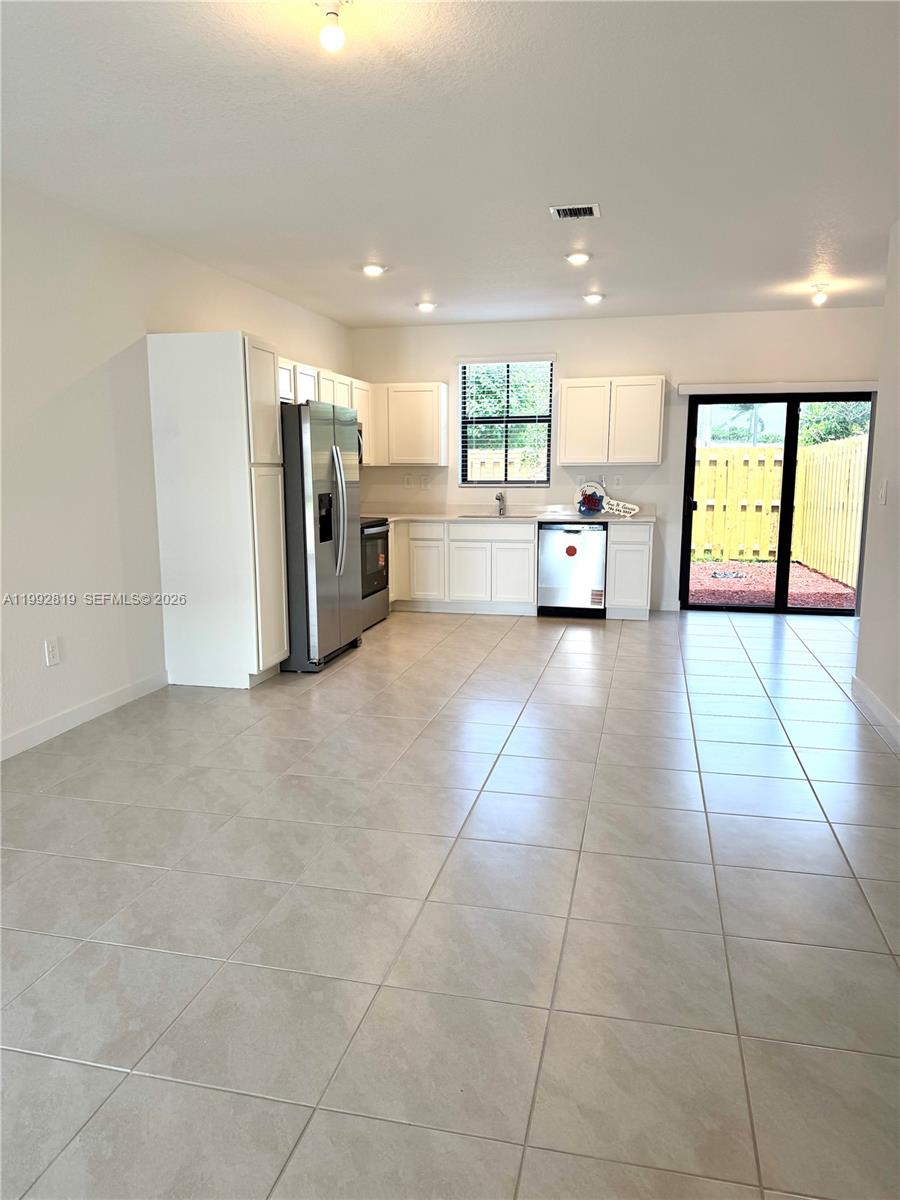 Palm Cay - Residential Lease