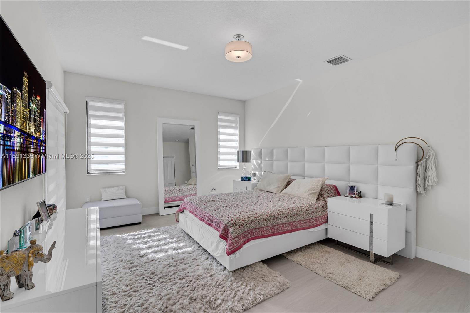 DOWNTOWN DORAL SOUTH PHAS - Residential Lease