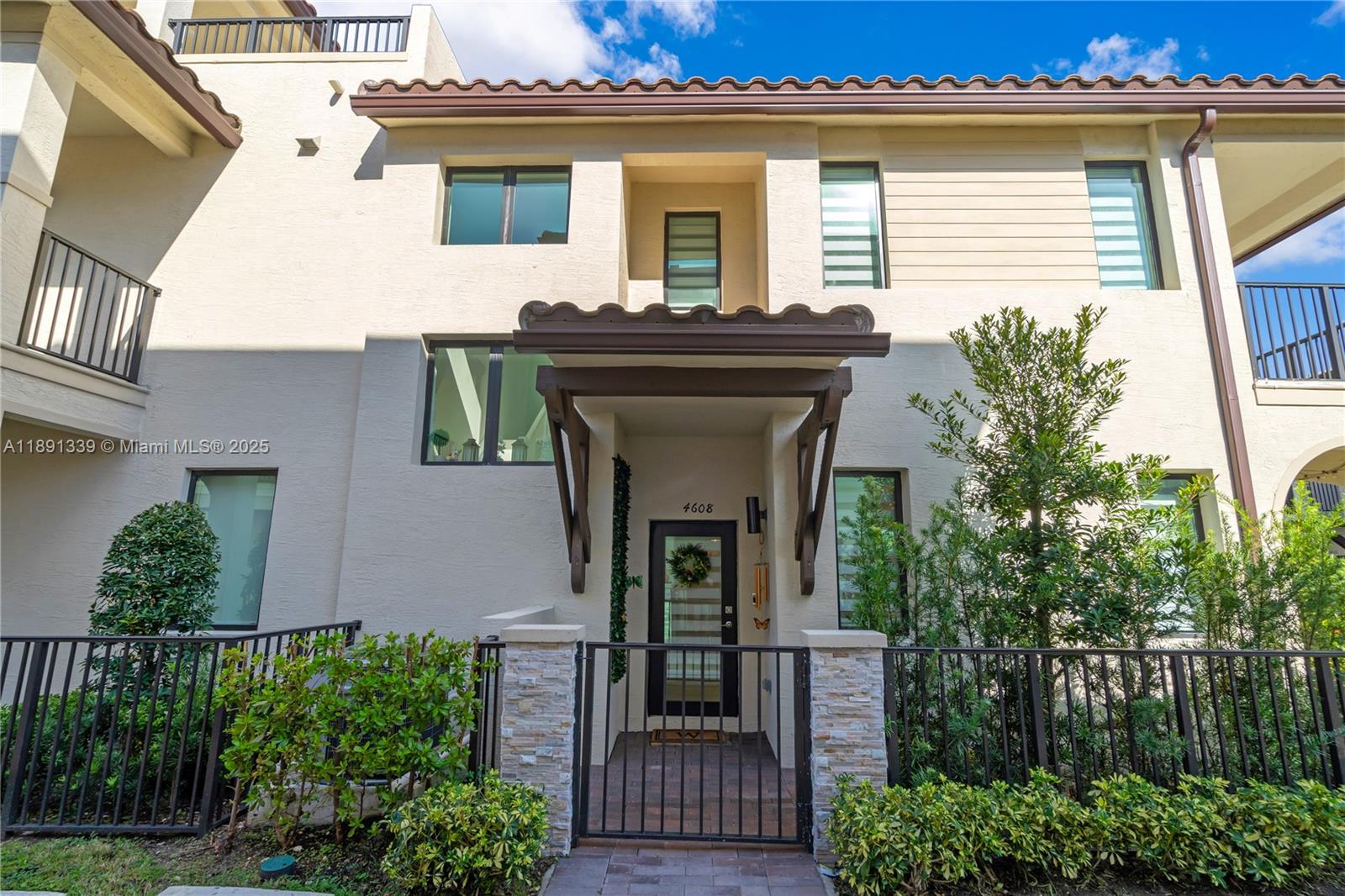 DOWNTOWN DORAL SOUTH PHAS - Residential Lease
