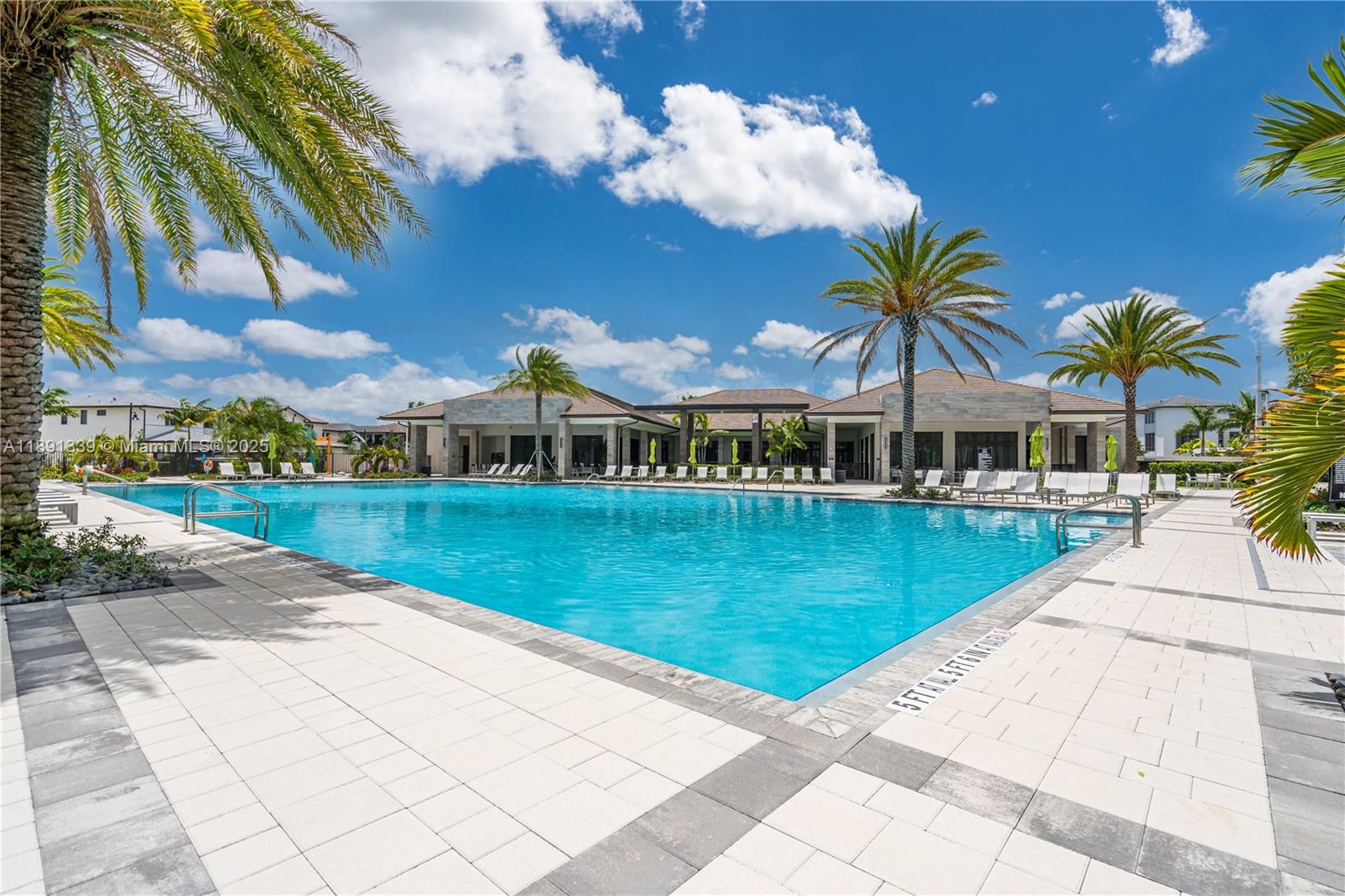 DOWNTOWN DORAL SOUTH PHAS - Residential Lease