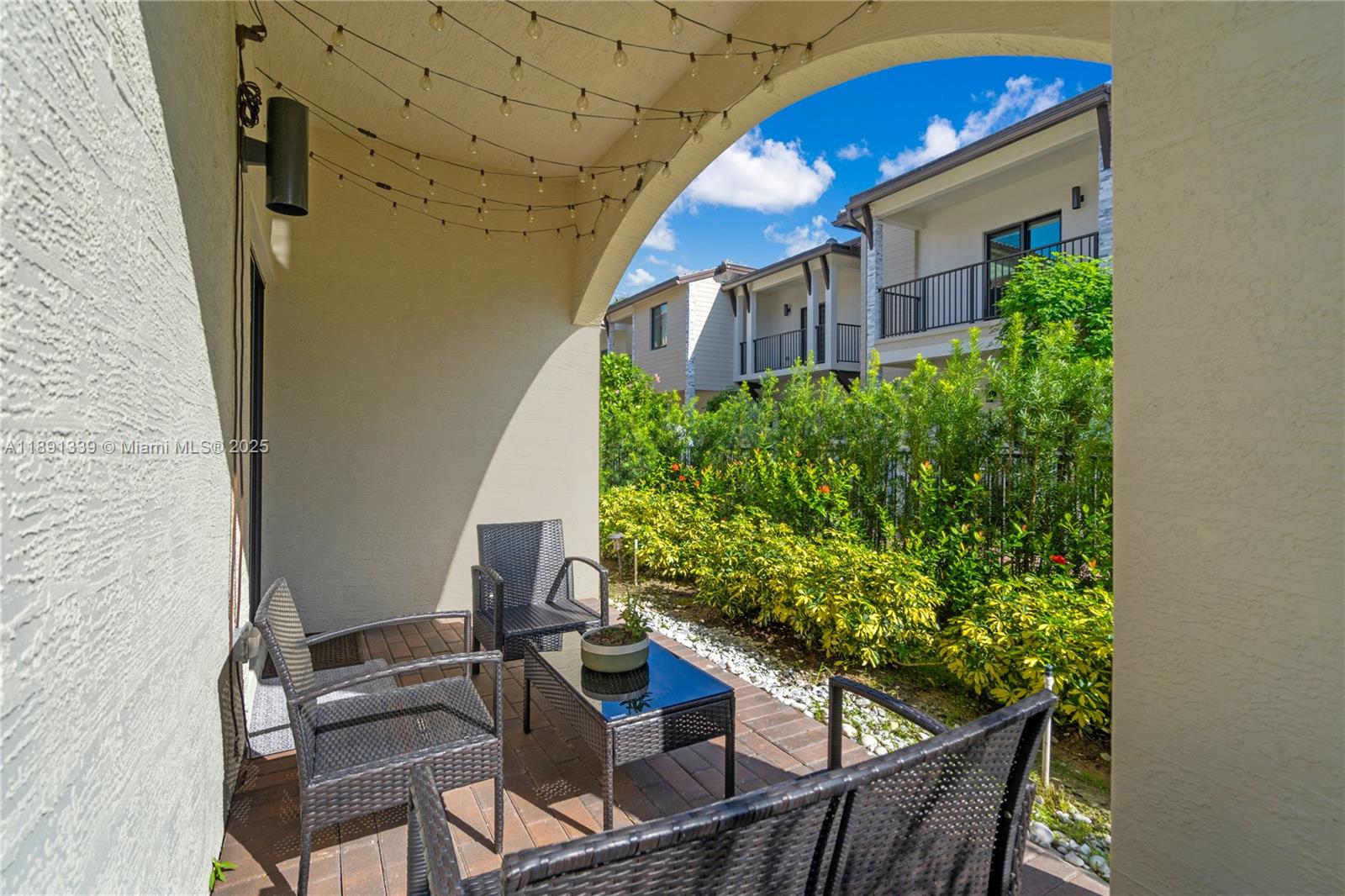 DOWNTOWN DORAL SOUTH PHAS - Residential Lease