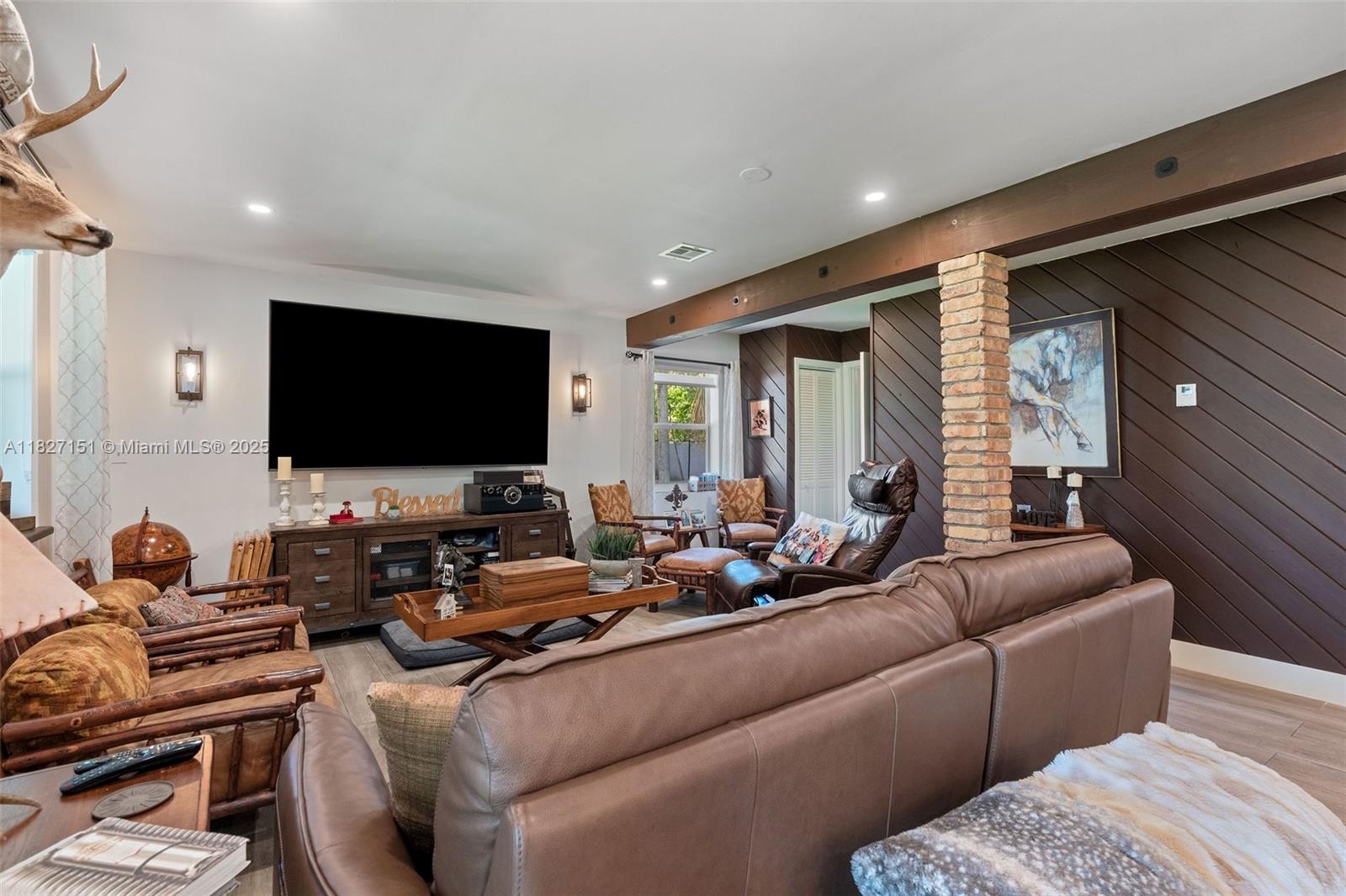 SWEETWATER ESTS SUB - Residential