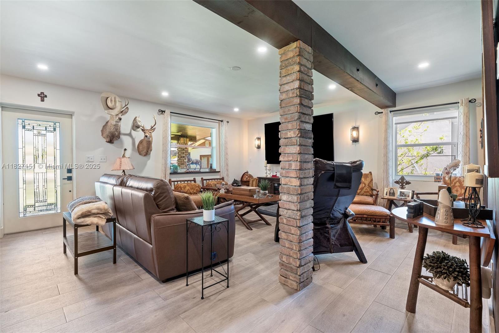 SWEETWATER ESTS SUB - Residential