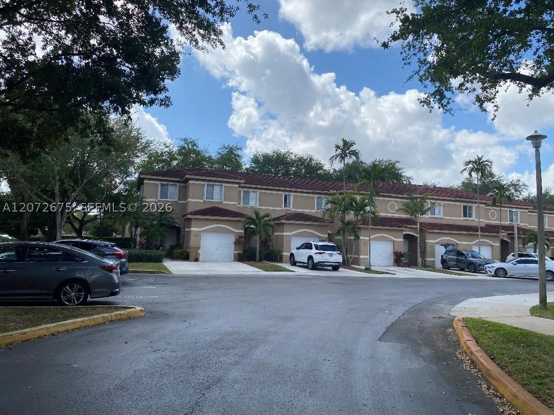 7690 S Southwood Cir