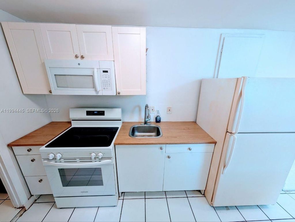 Photo of 1825 Harding St #5, Hollywood, FL 33020 (MLS # A11994445)