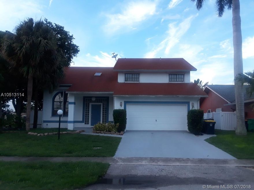 Great Corner Home 4 beads and 3 full baths, excellent location. Large pool and beautiful yard. large living room and den with open kitchen