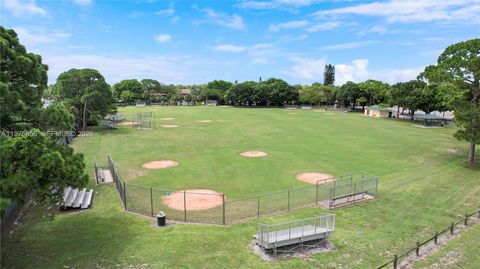 Tiny photo for 301 Lakewood Drive #8A, Jupiter, FL 33458 (MLS # A11975856)