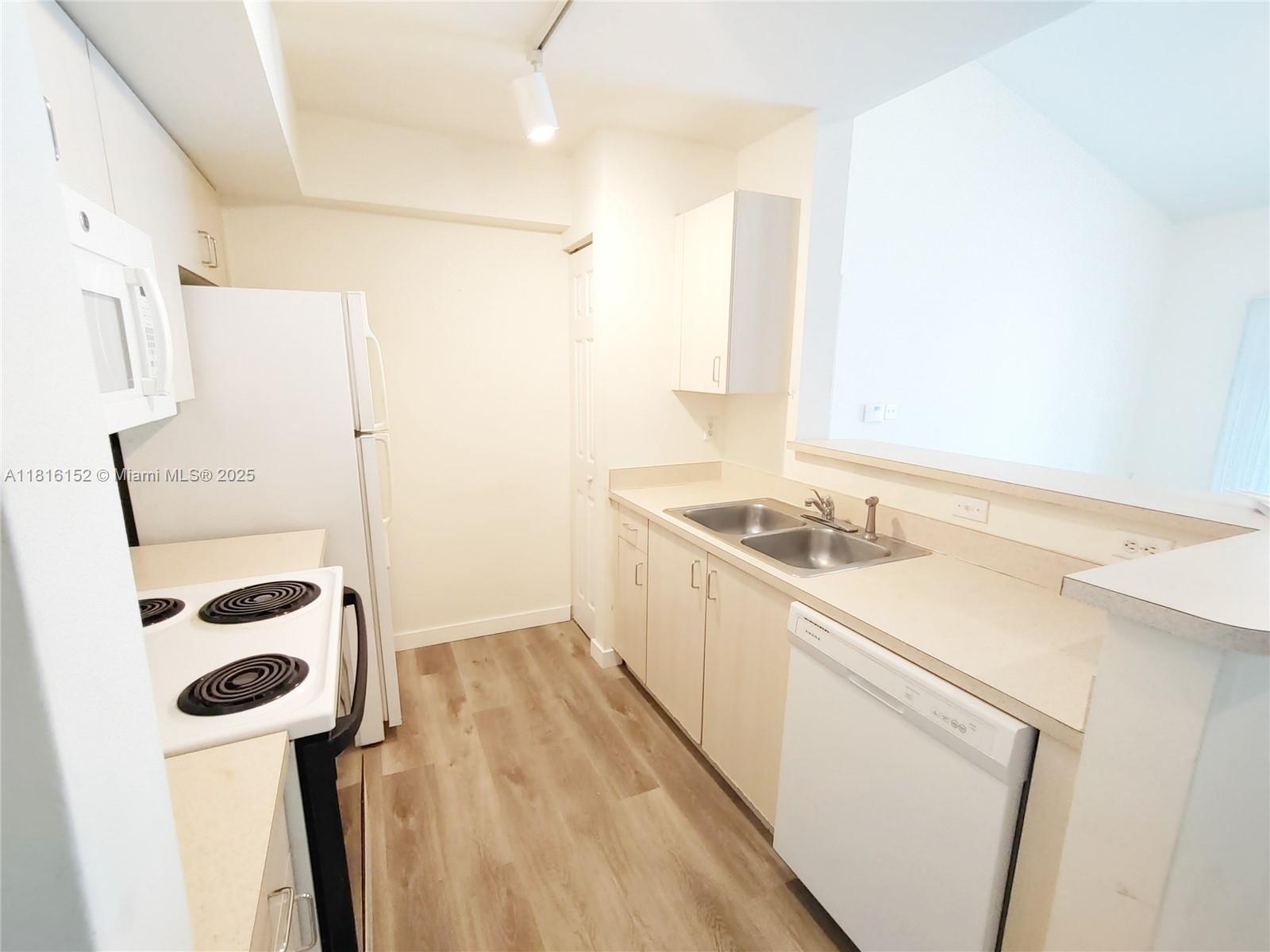 DEVONAIRE CONDO AT PEMBRO - Residential Lease