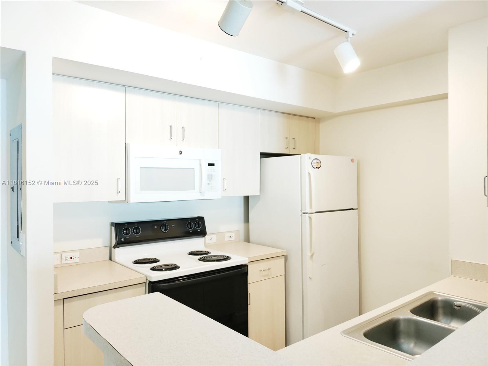 DEVONAIRE CONDO AT PEMBRO - Residential Lease