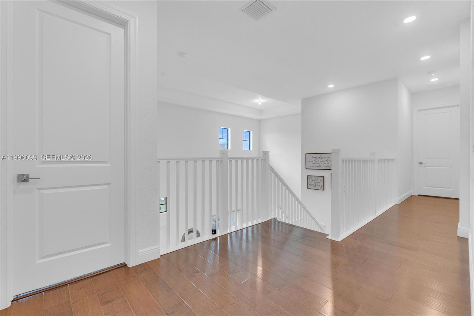 PARKLAND BAY - Residential