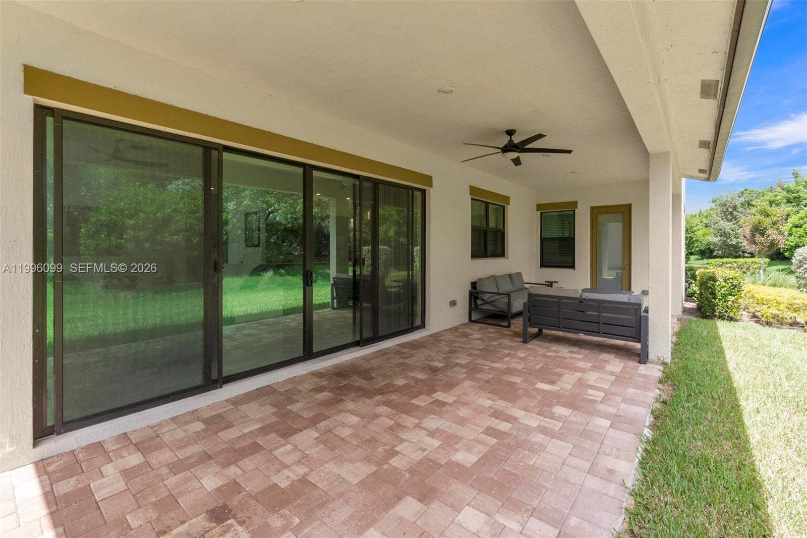 PARKLAND BAY - Residential