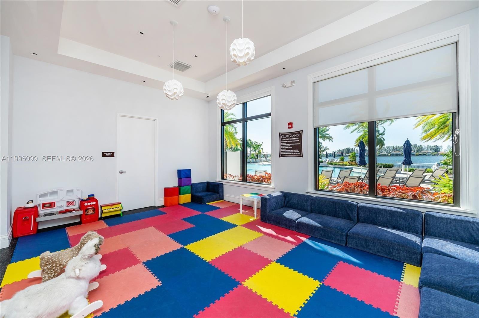 PARKLAND BAY - Residential