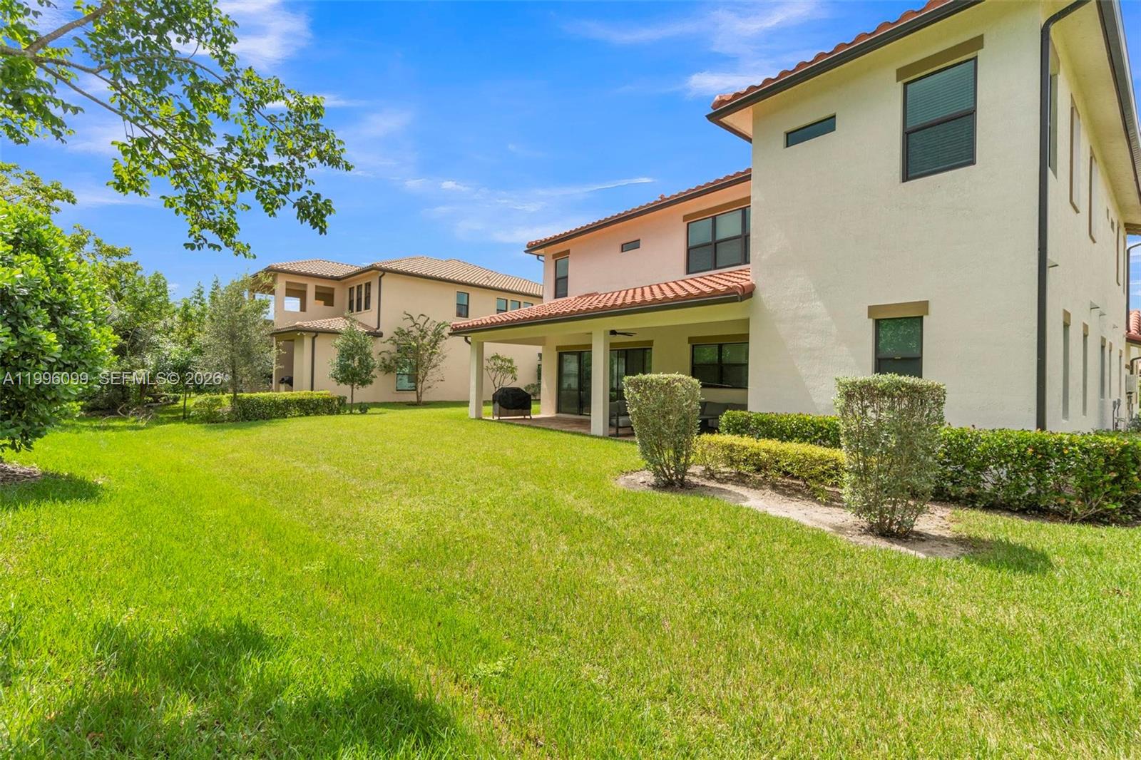 PARKLAND BAY - Residential