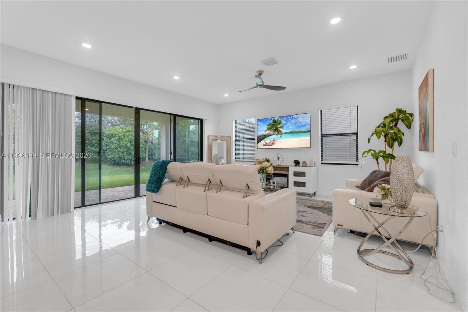 PARKLAND BAY - Residential