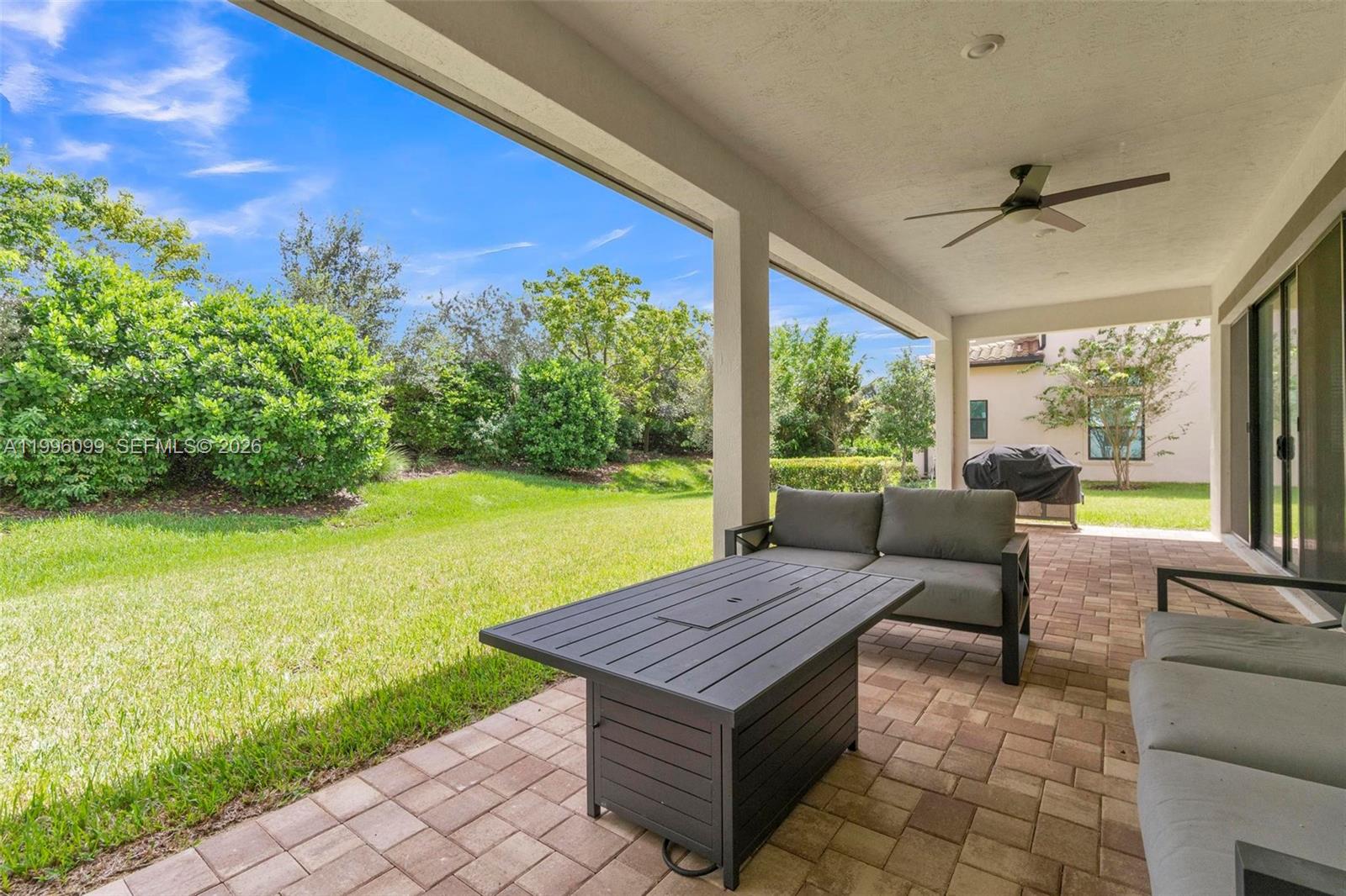 PARKLAND BAY - Residential