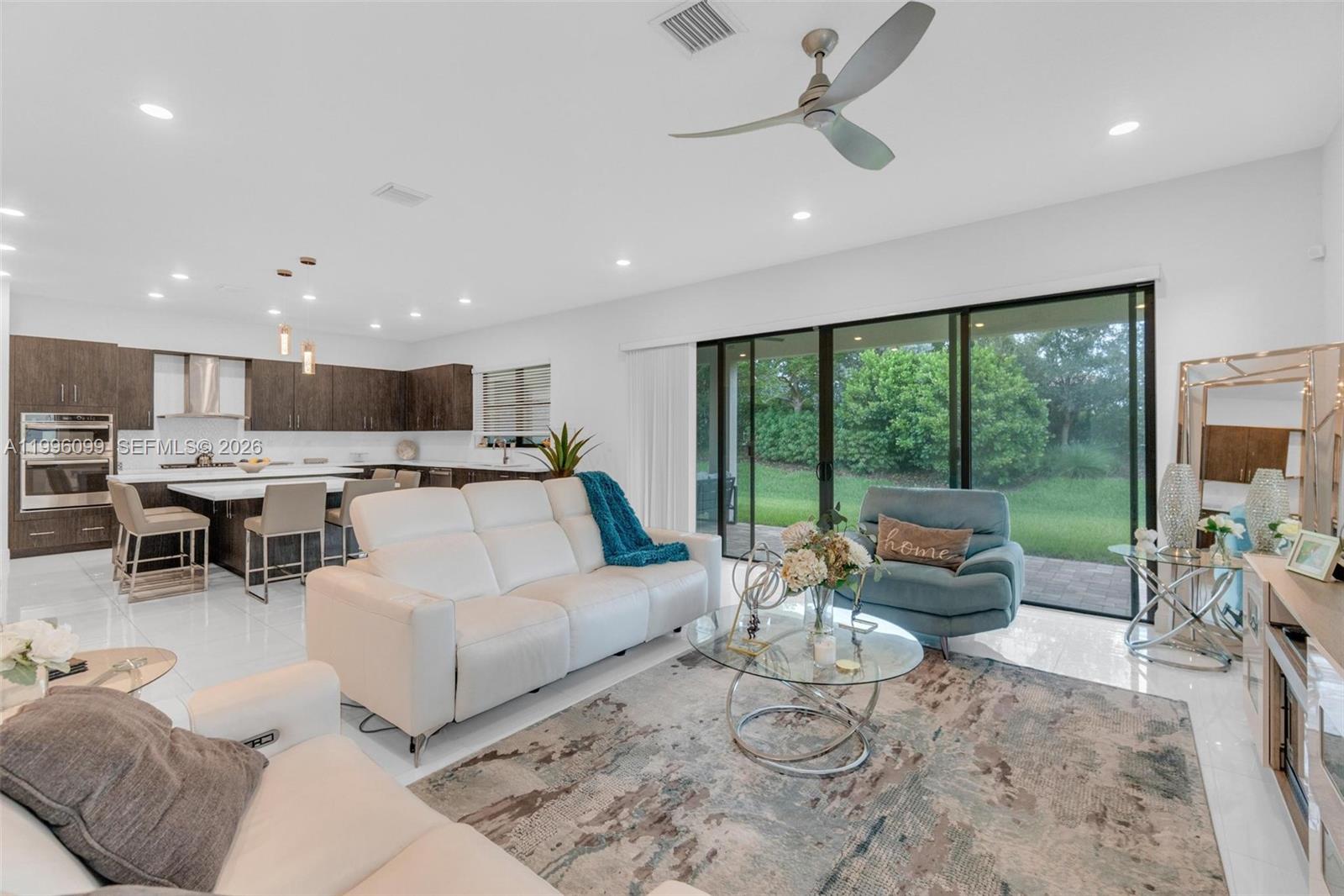 PARKLAND BAY - Residential