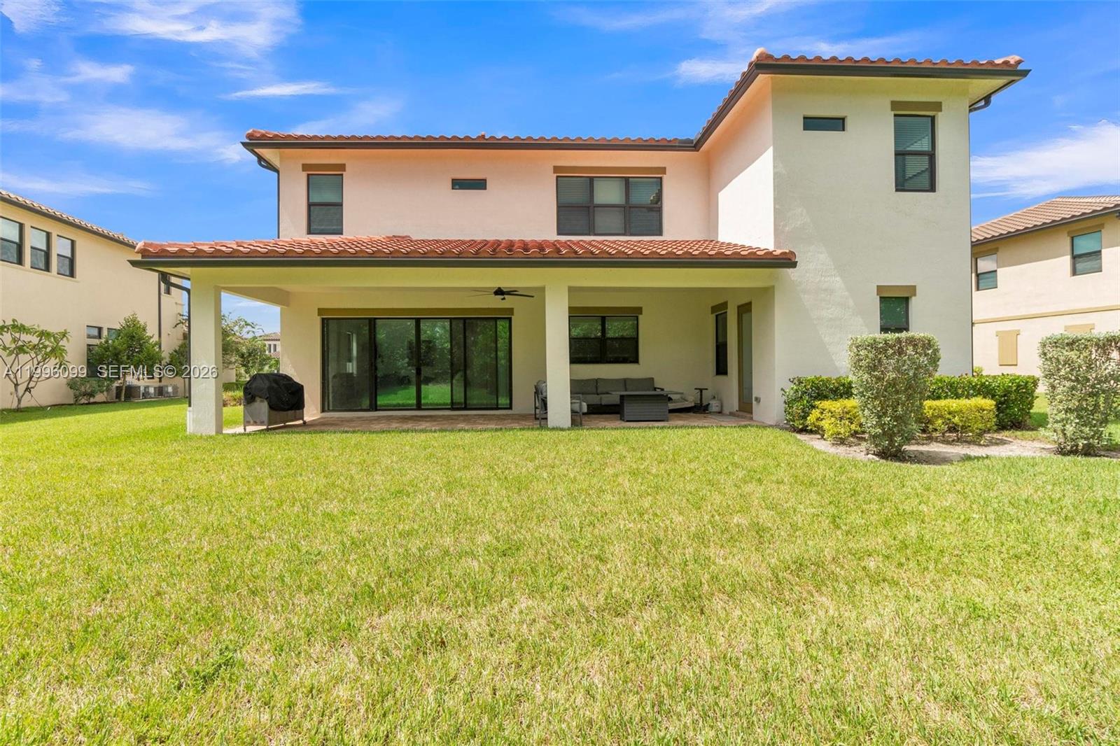 PARKLAND BAY - Residential