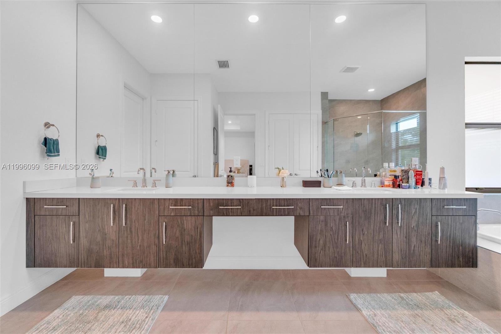 PARKLAND BAY - Residential