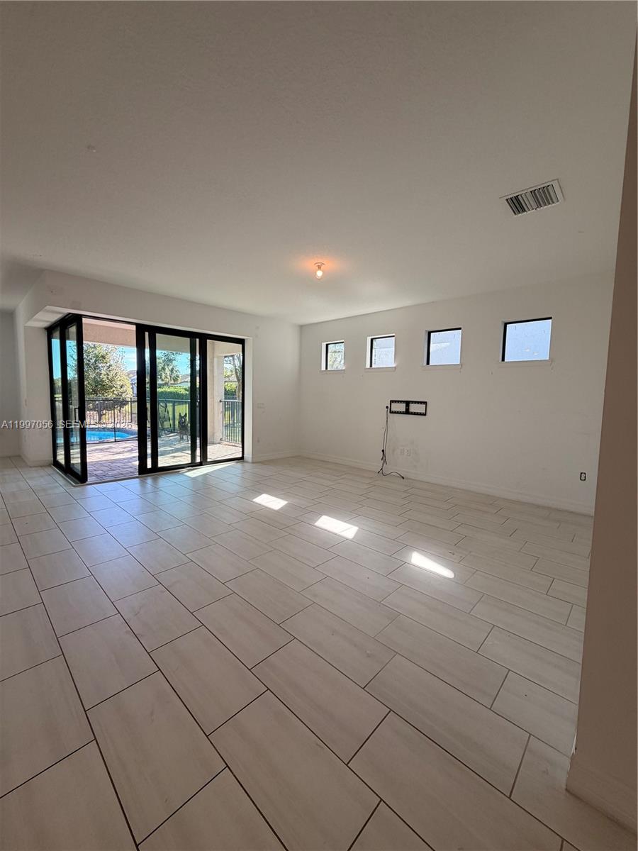 FIELDS AT GULFSTREAM POLO - Residential Lease