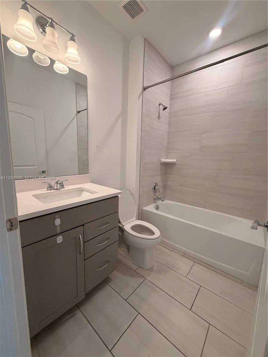 FIELDS AT GULFSTREAM POLO - Residential Lease