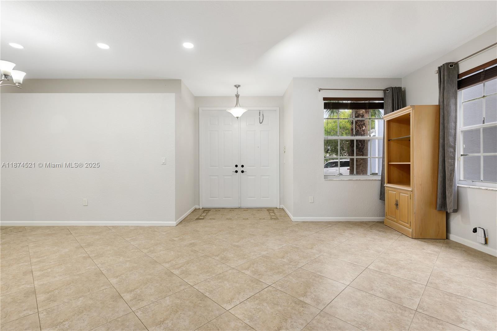 2658 Sawyer Ter