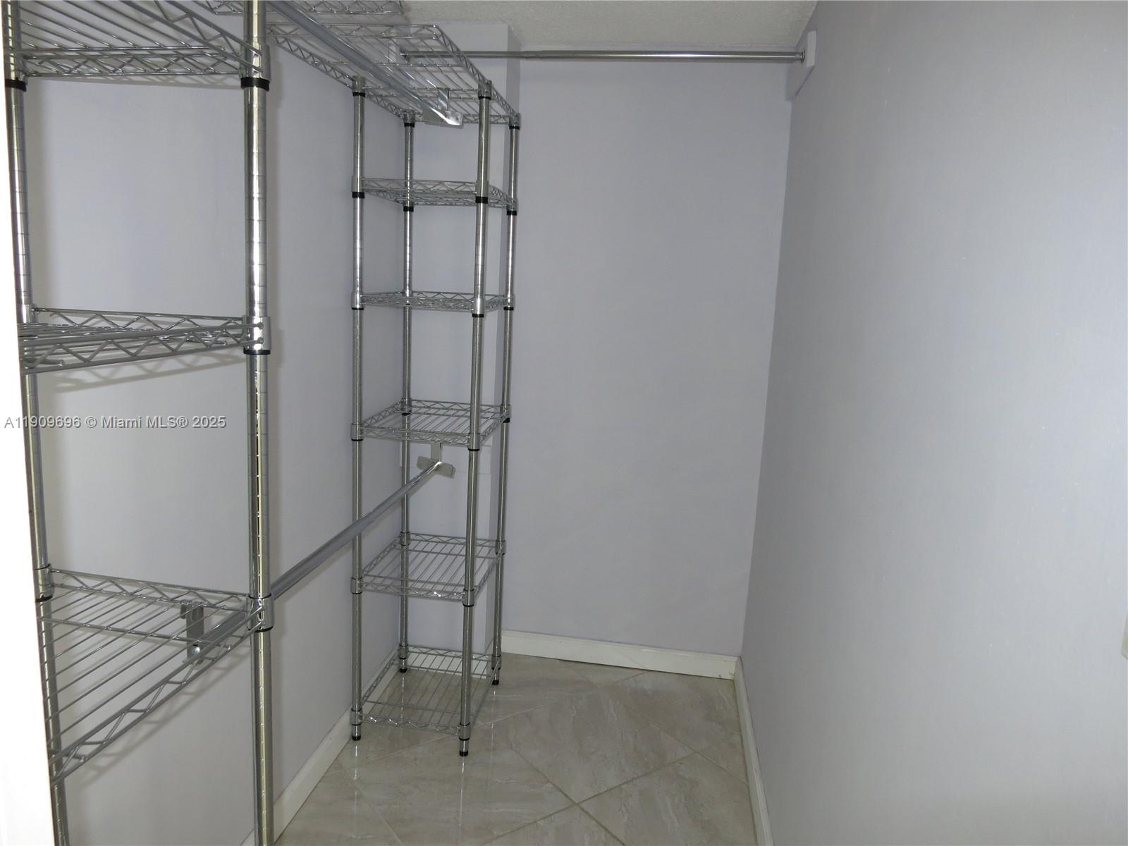 HORIZONS WEST CONDO #5 - Residential Lease