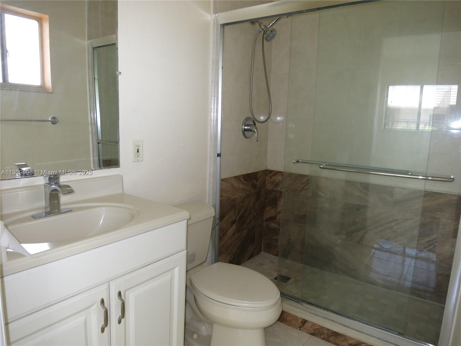 HORIZONS WEST CONDO #5 - Residential Lease