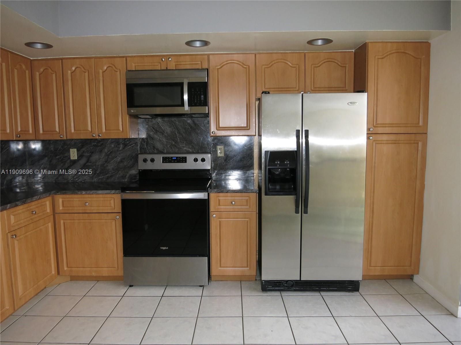 HORIZONS WEST CONDO #5 - Residential Lease