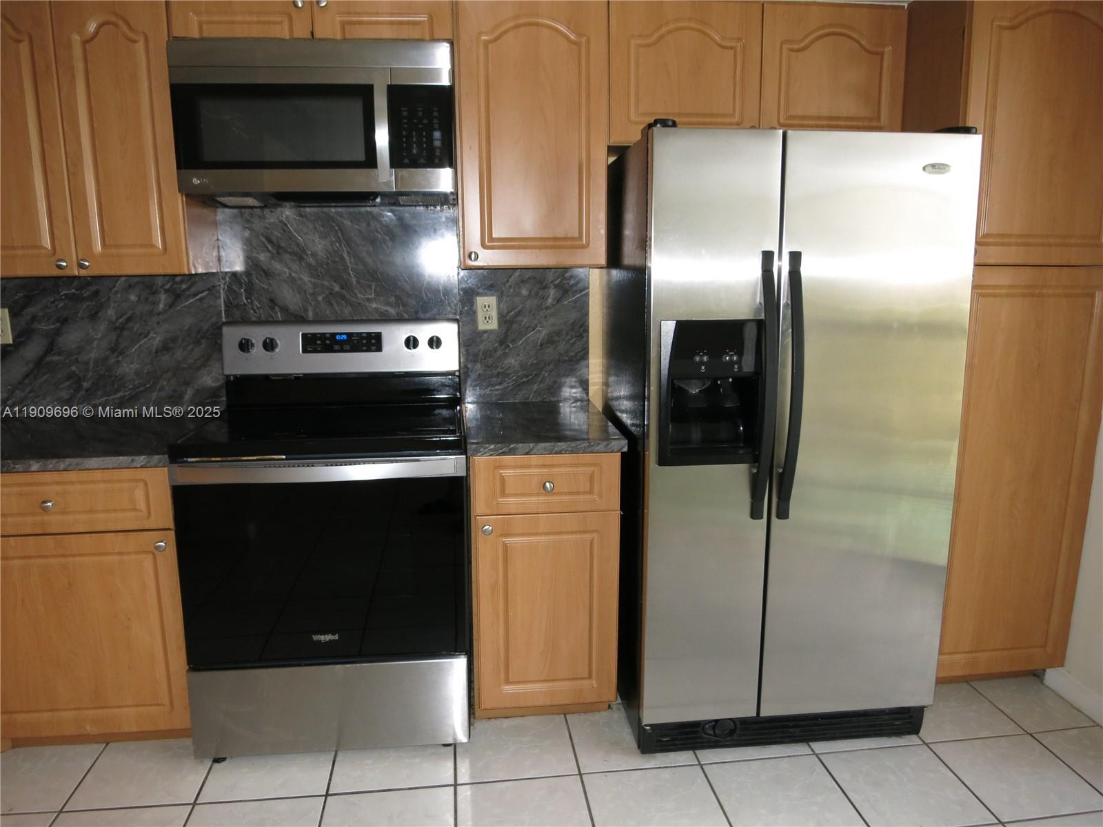 HORIZONS WEST CONDO #5 - Residential Lease