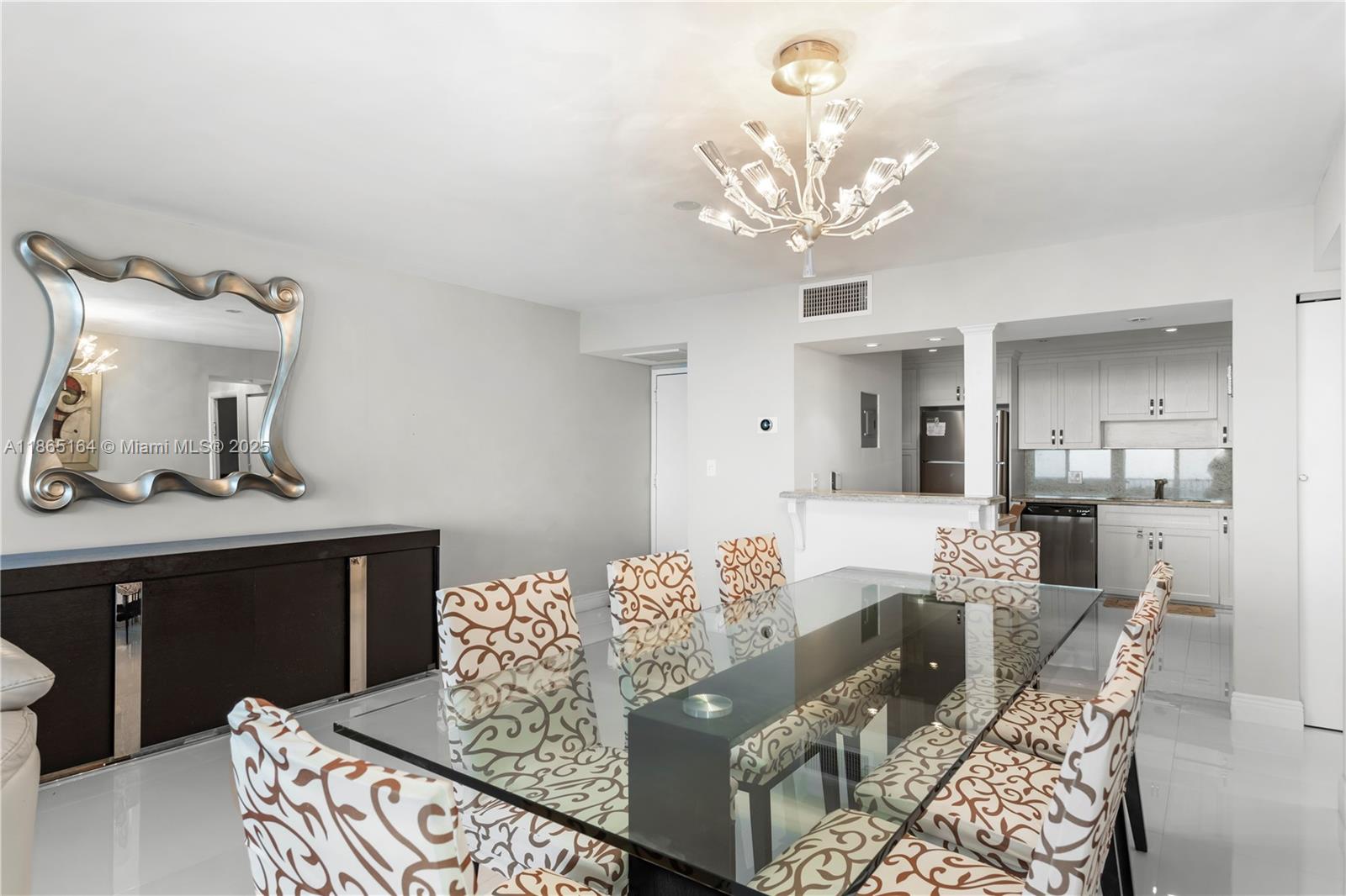 QUADOMAIN TOWER I AND IV - Residential