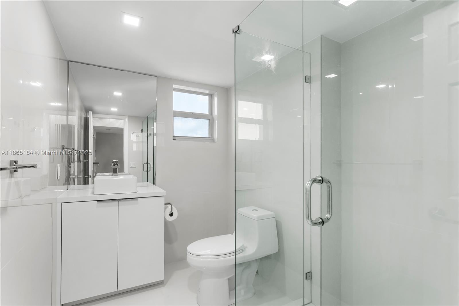 QUADOMAIN TOWER I AND IV - Residential