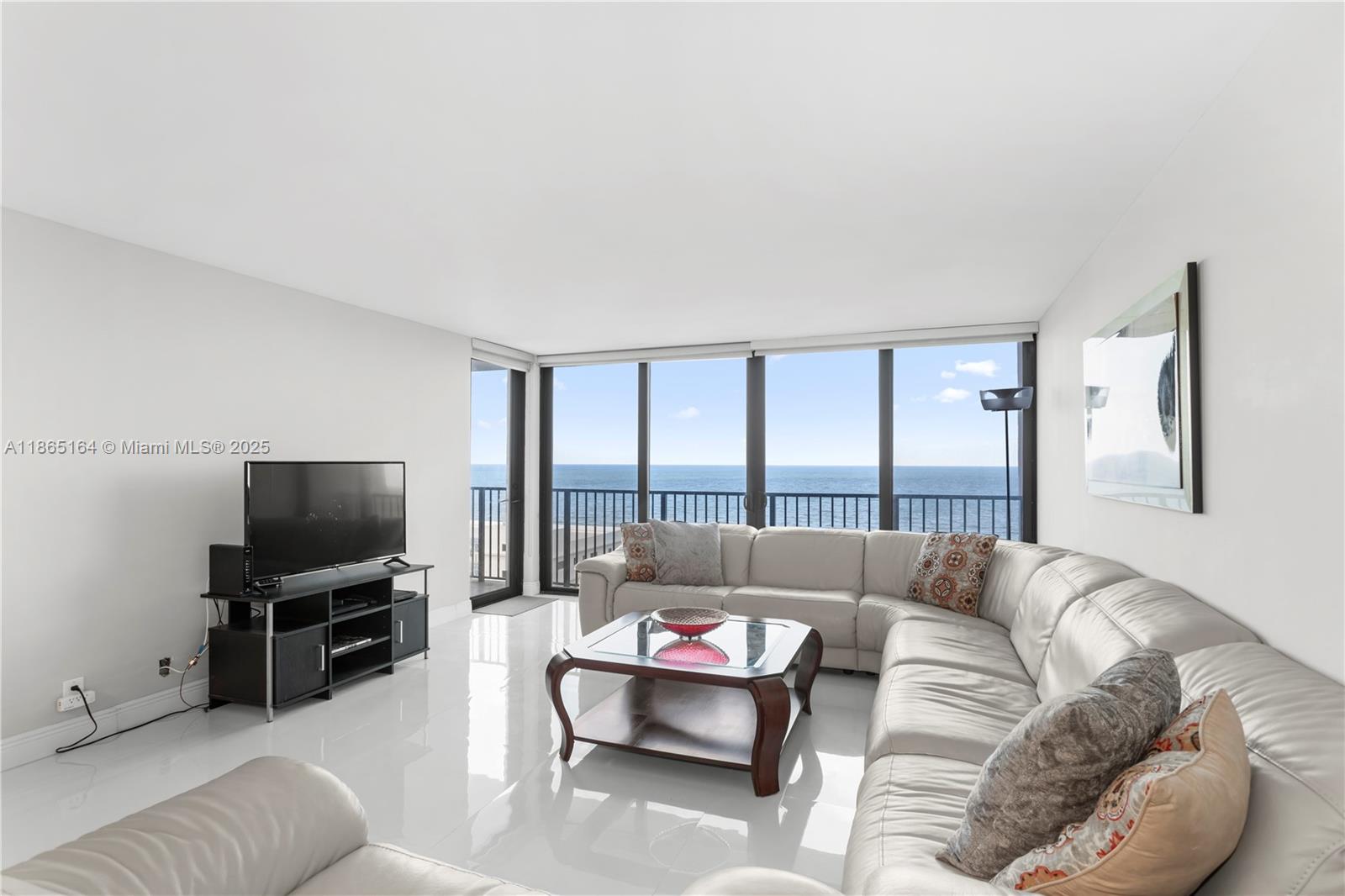 QUADOMAIN TOWER I AND IV - Residential